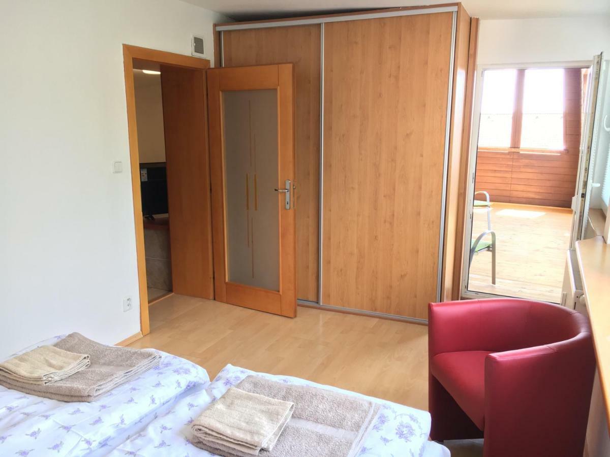 Home Veľký Slavkov Екстериор снимка