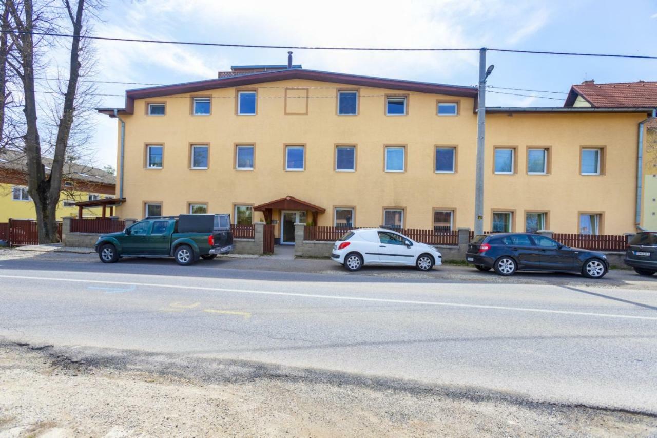 Home Veľký Slavkov Екстериор снимка